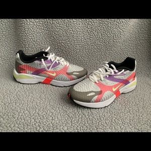 NIKE MEN DMSX SIZE 11.5